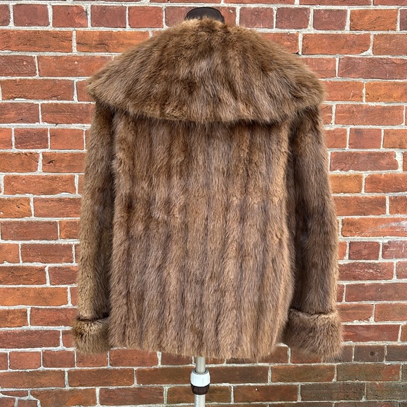 Vintage Cropped Brown Fur Coat - Picture 4 of 12